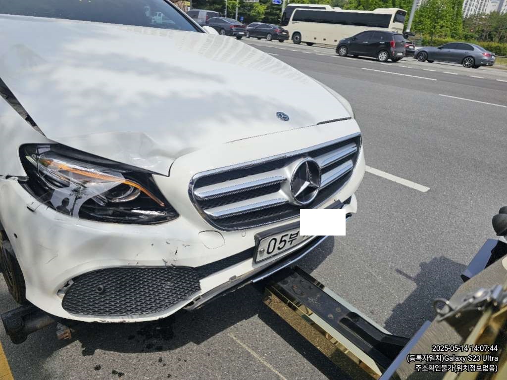 2019 Mercedes-Benz E300 4Matic, photograph 5