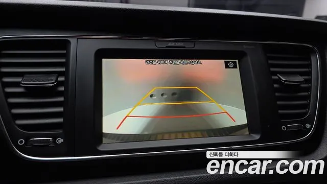 2019 Kia Canival 9-Seater Luxury, photograph 2