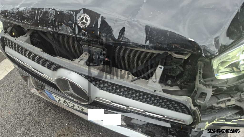 2023 Mercedes-Benz GLC300 4MATIC Coupe, photograph 4