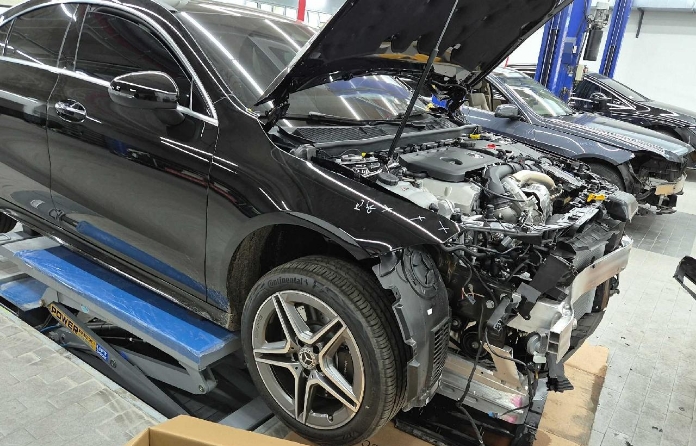 2025 Mercedes-Benz CLA 250 4MATIC, photograph 2