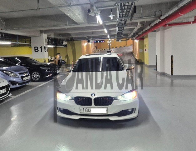 2013 BMW 320d EfficientDynamics Edition, photograph 1