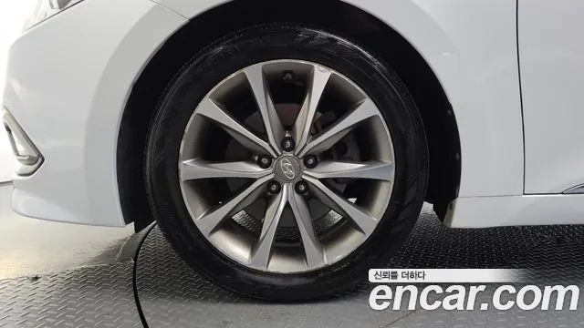 2014 Hyundai Grandeur HG240 Modern, photograph 10