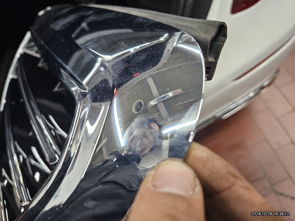 2018 Mercedes-Benz E300 4Matic, photograph 2