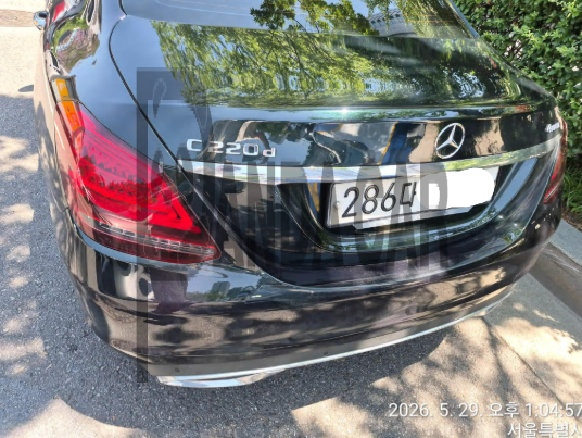 2019 Mercedes-Benz C220 d 4Matic, photograph 2