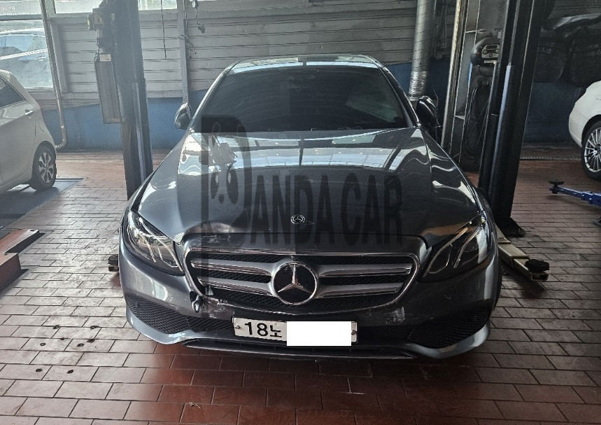 2019 Mercedes-Benz E300, photograph 1
