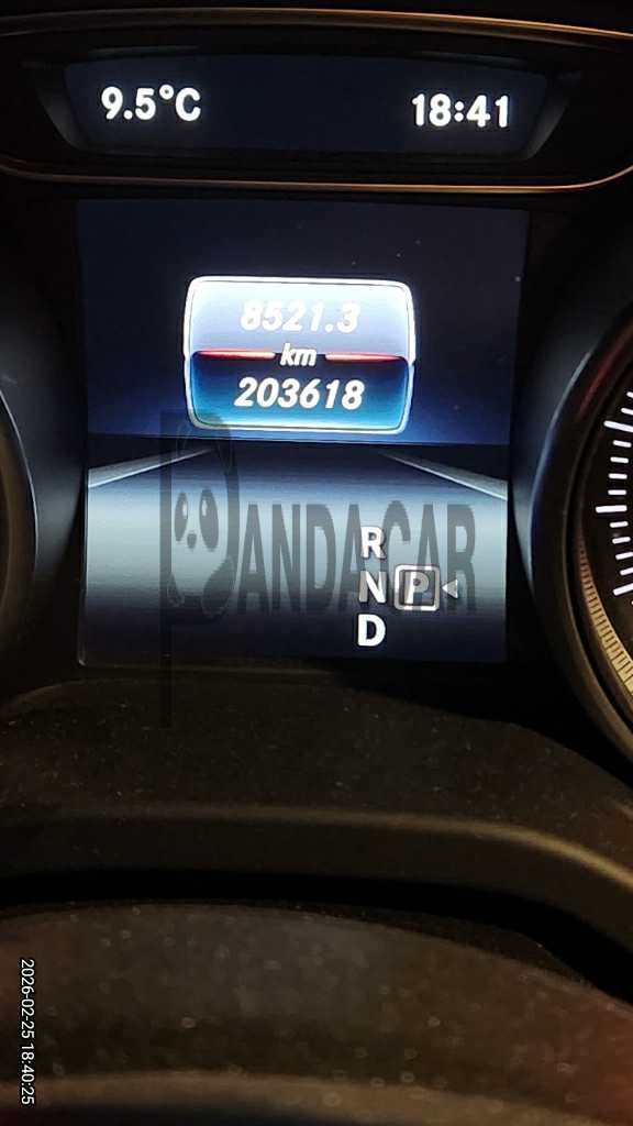 2018 Mercedes-Benz A200, photograph 2
