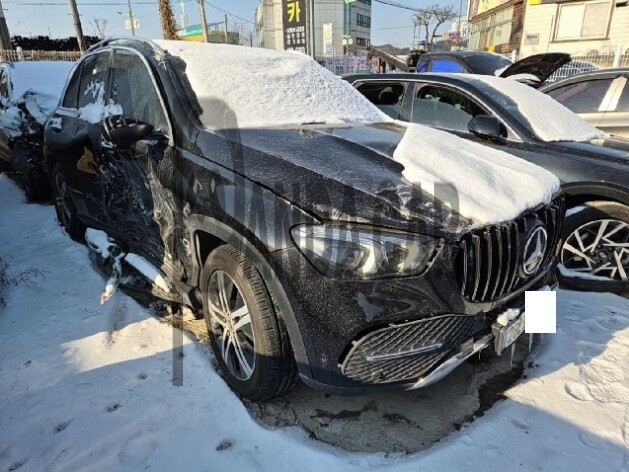2020 Mercedes-Benz GLE300 d 4MATIC, photograph 3