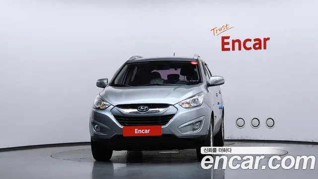 2011 Hyundai Tucson Diesel 2WD LX20, photograph 4