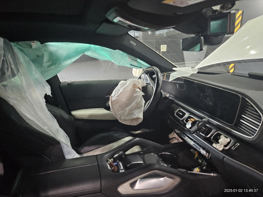 2021 Mercedes-Benz GLE400 d 4MATIC Coupe, photograph 3