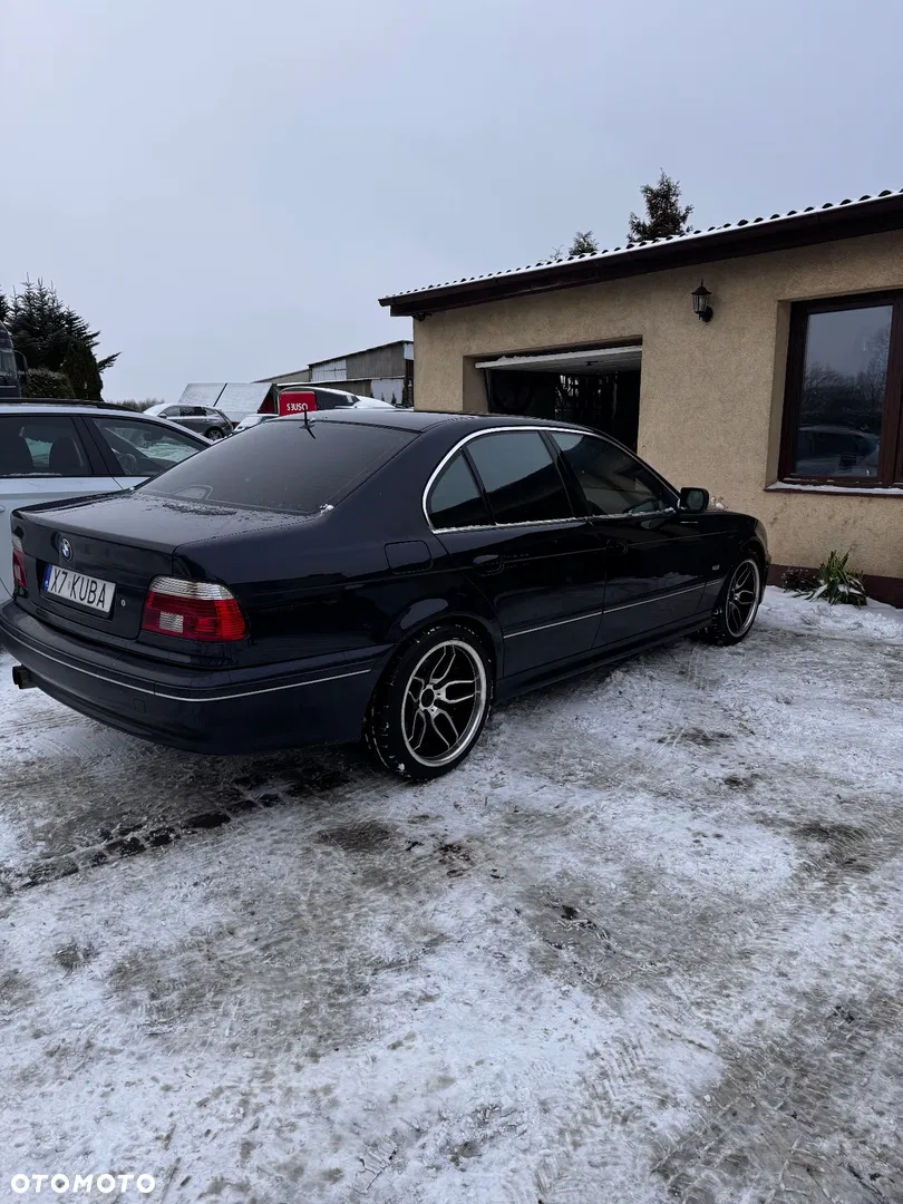 2001 BMW Seria 5, photograph 2
