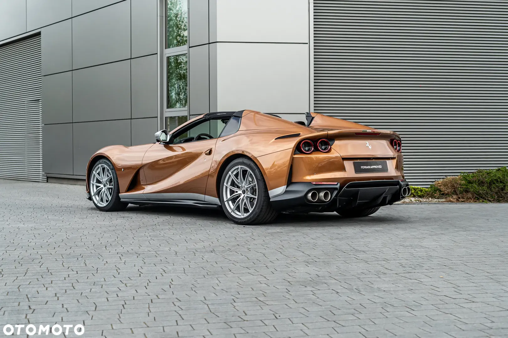 2023 Ferrari 812 GTS, photograph 5