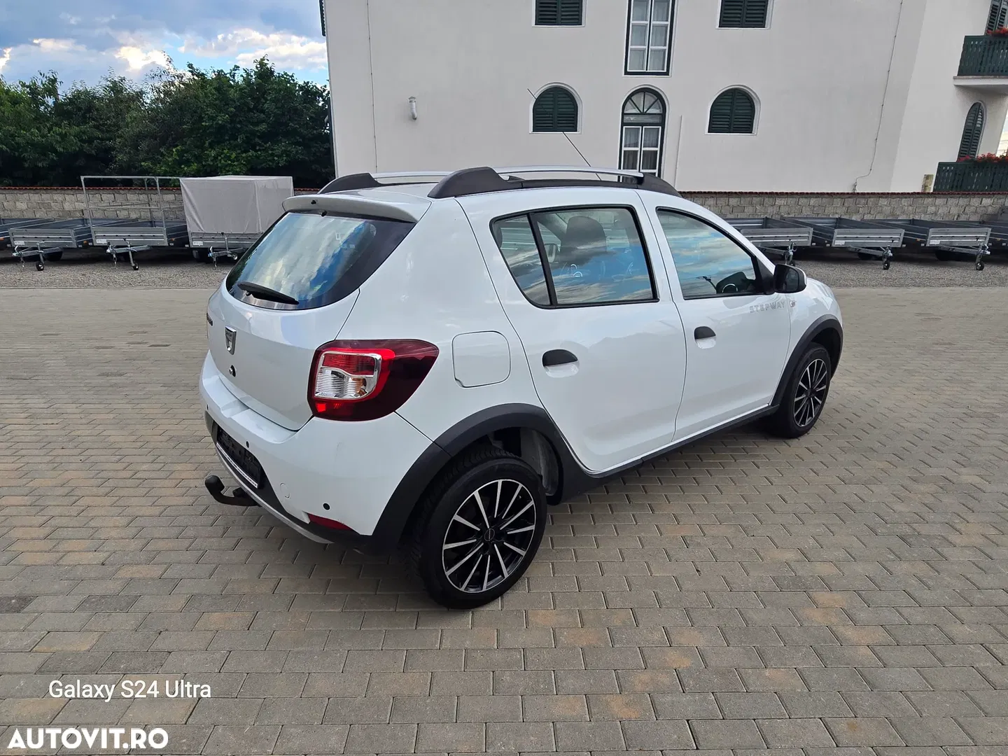 2013 Dacia Sandero 0.9 Stepway, photograph 4