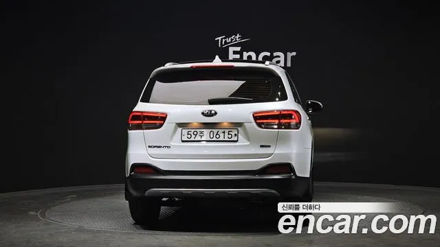Kia Sorento Diesel 2.0 2WD — photo 1 of 20