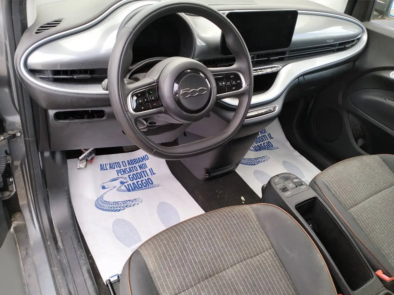 2020 Fiat 500e 42 kWh La Prima - PER OPERATORI DEL SETTORE, photograph 8