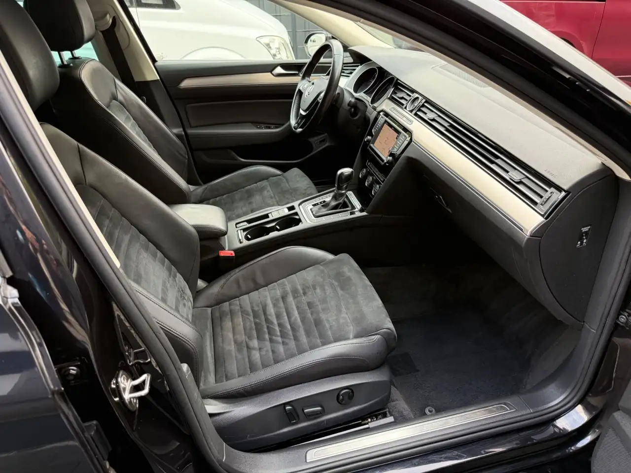 2015 Volkswagen Passat Variant Highline 4Motion DSG NAVI AHK, photograph 12