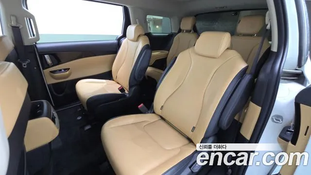 2022 Kia Canival Diesel 9-Seater Prestige, photograph 3