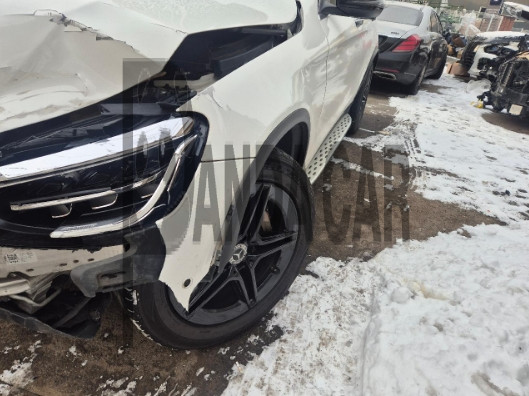 2020 Mercedes-Benz GLC220 d 4MATIC Coupe, photograph 3