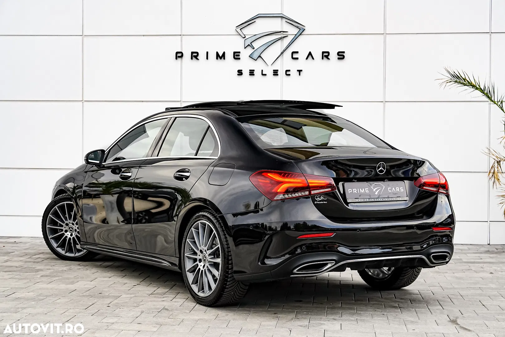 2020 Mercedes-Benz A 200 Sedan 7G-DCT AMG Line, photograph 2