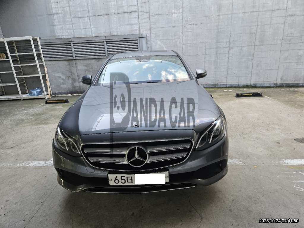 2018 Mercedes-Benz E200, photograph 1