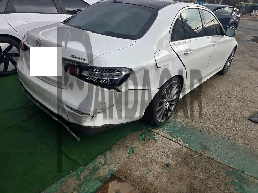 2021 Mercedes-Benz E350 4MATIC, photograph 5