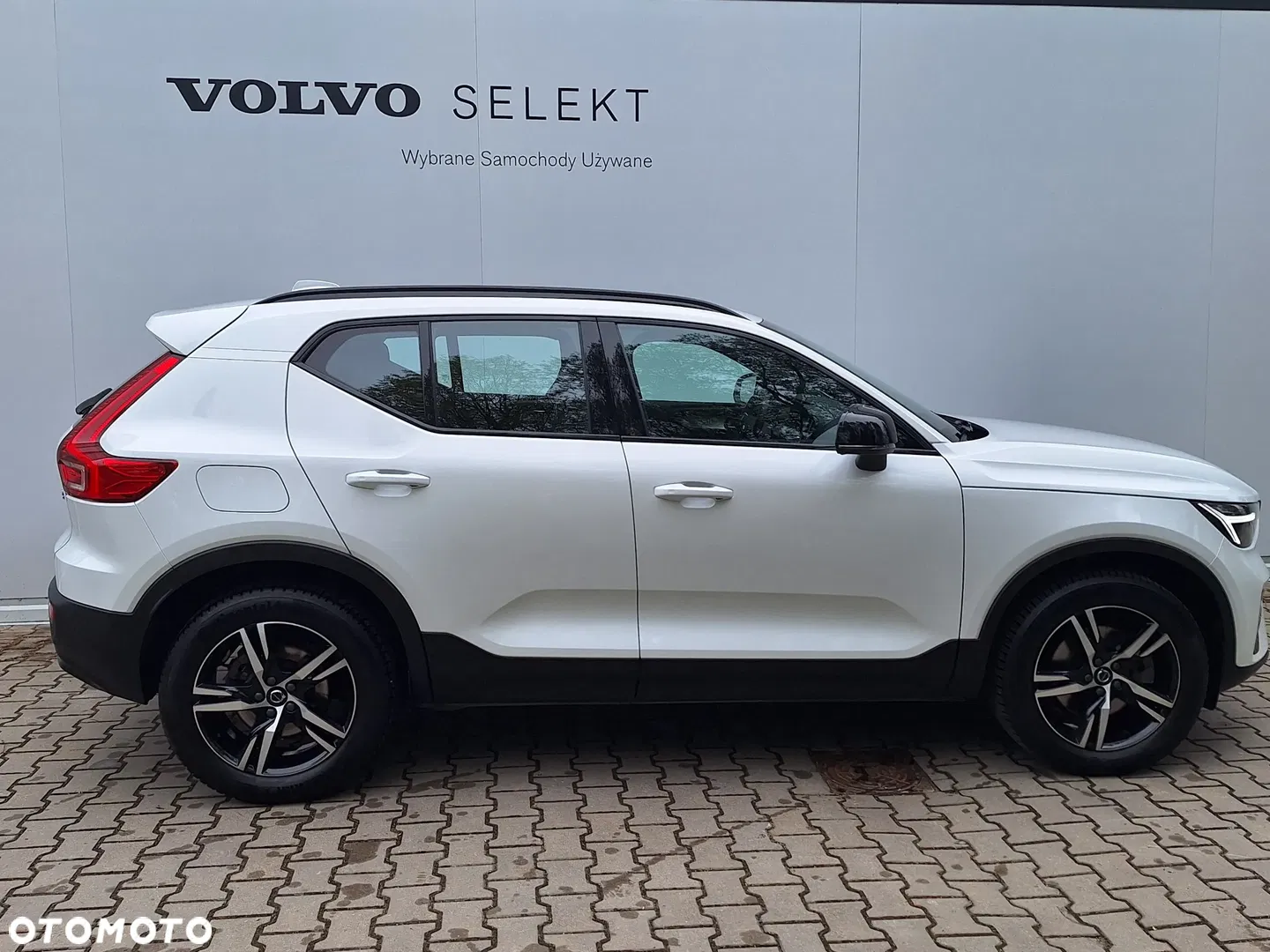 2025 Volvo XC 40 B3 Plus Dark, photograph 9