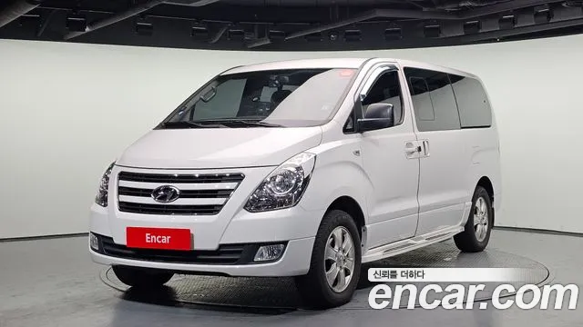 2017 Hyundai Starex 4WD 12-Seater Wagon, photograph 5