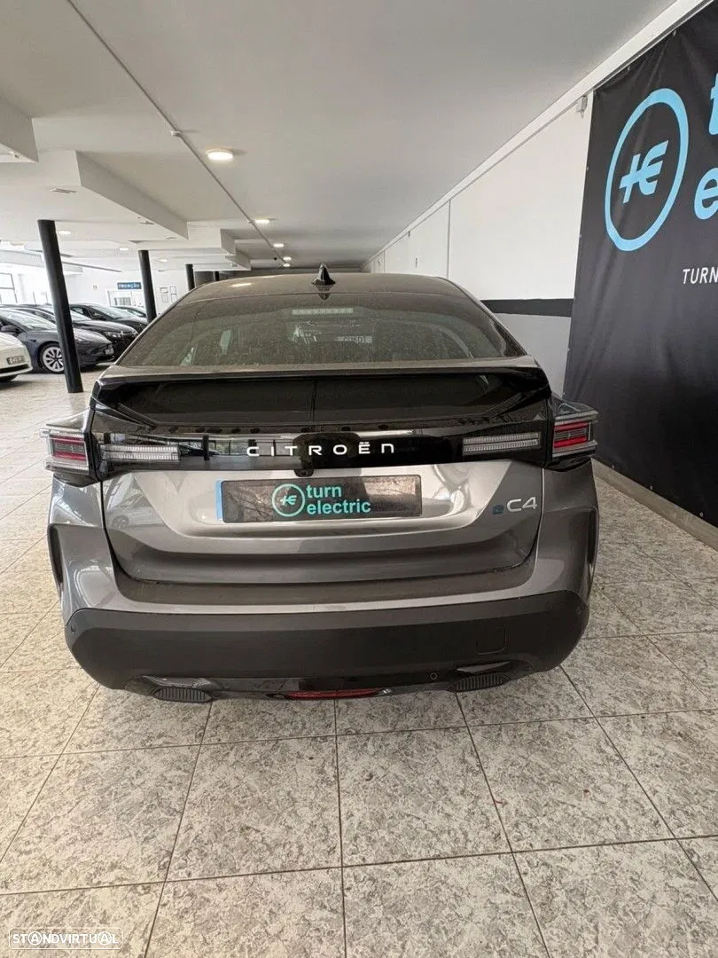 2025 Citroën e-C4 136 PLUS, photograph 10