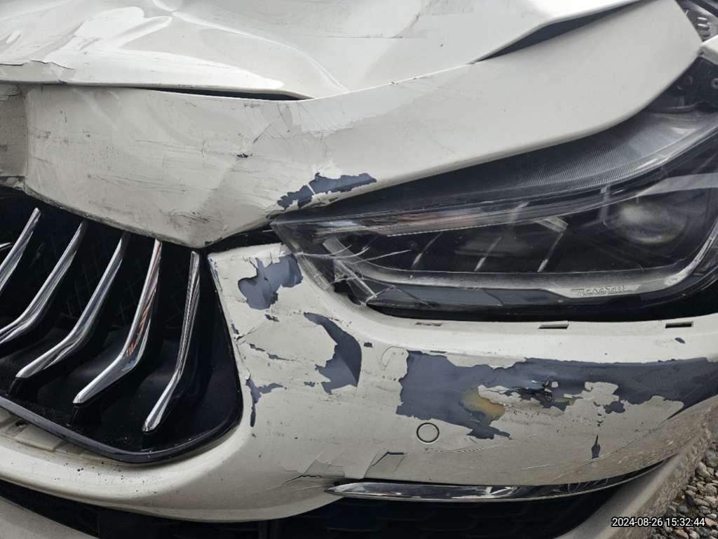 2019 Maserati Ghibli, photograph 1