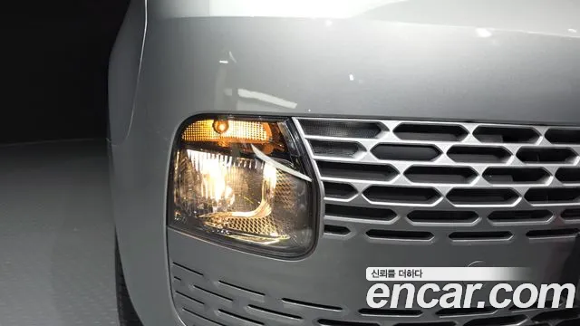 2021 Hyundai Staria Cargo 3-Seater, photograph 1