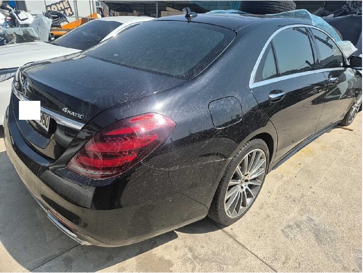 2020 Mercedes-Benz S450 4MATIC L, photograph 3