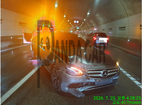 2019 Mercedes-Benz E300, photograph 9