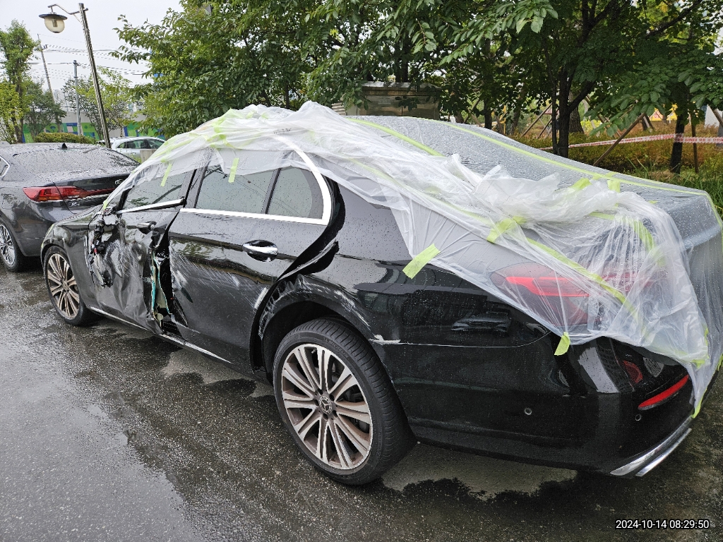 2021 Mercedes-Benz E450 4MATIC, photograph 1
