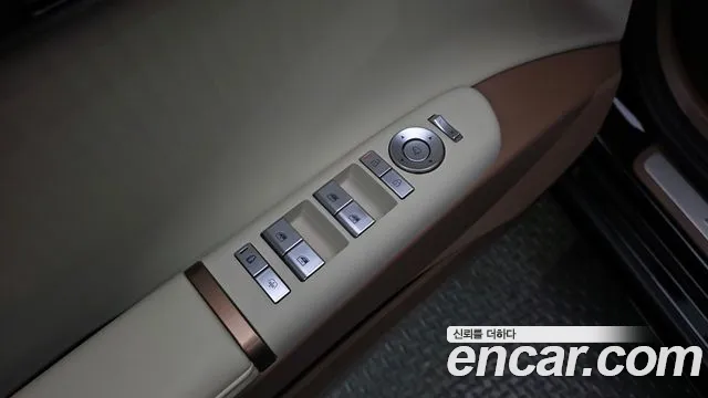 Hyundai Grandeur Calligraphy — photo 1 of 34