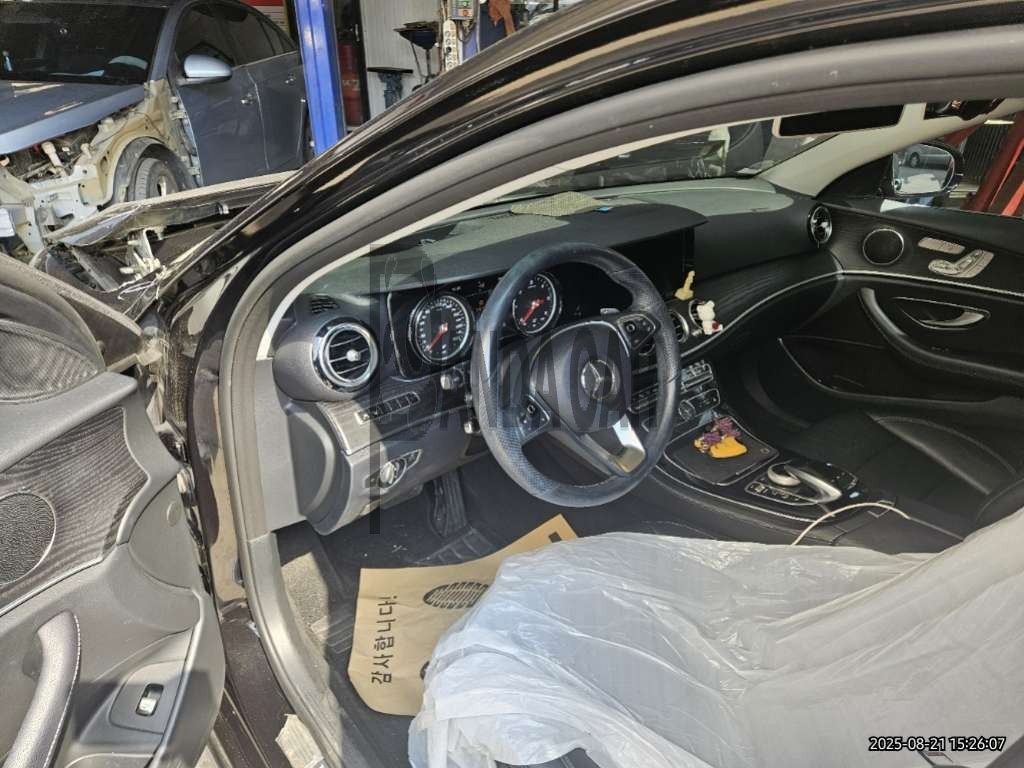 2018 Mercedes-Benz E220 d 4Matic, photograph 1