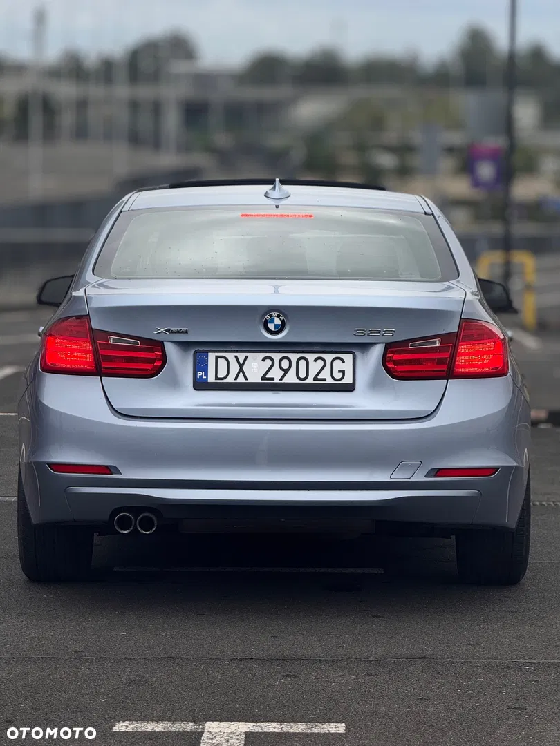 2014 BMW Seria 3, photograph 6
