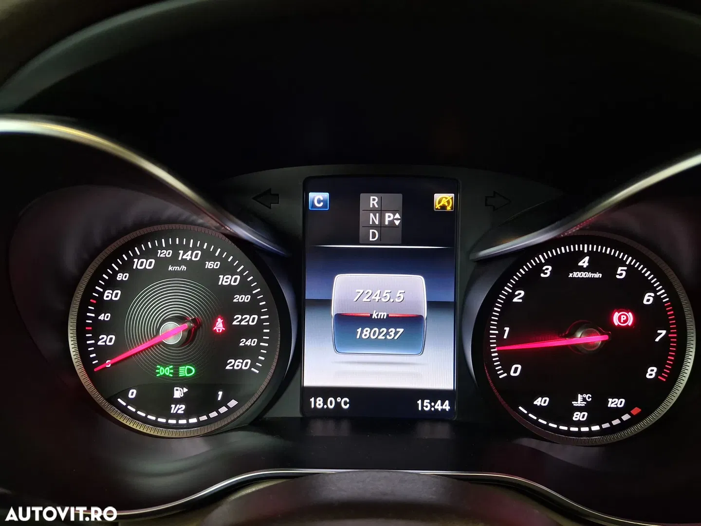 2015 Mercedes-Benz C 200 7G-TRONIC, photograph 10