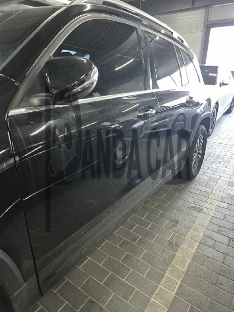 2021 Mercedes-Benz GLB200 d, photograph 4