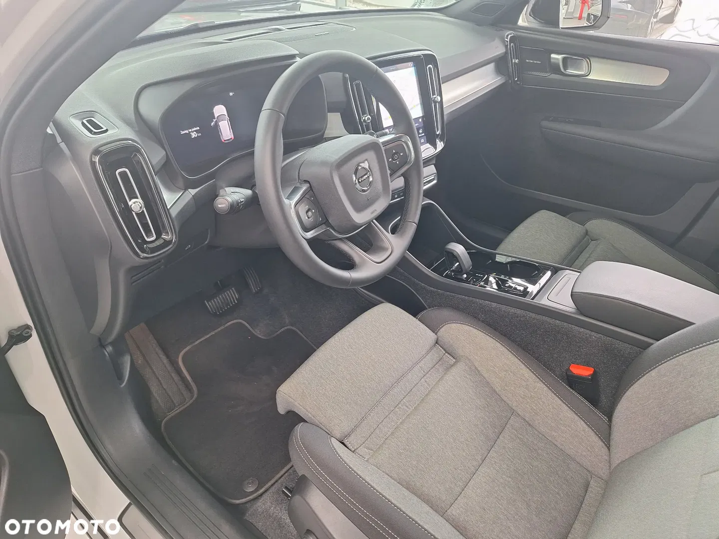2025 Volvo XC 40 B3 Plus Dark, photograph 10