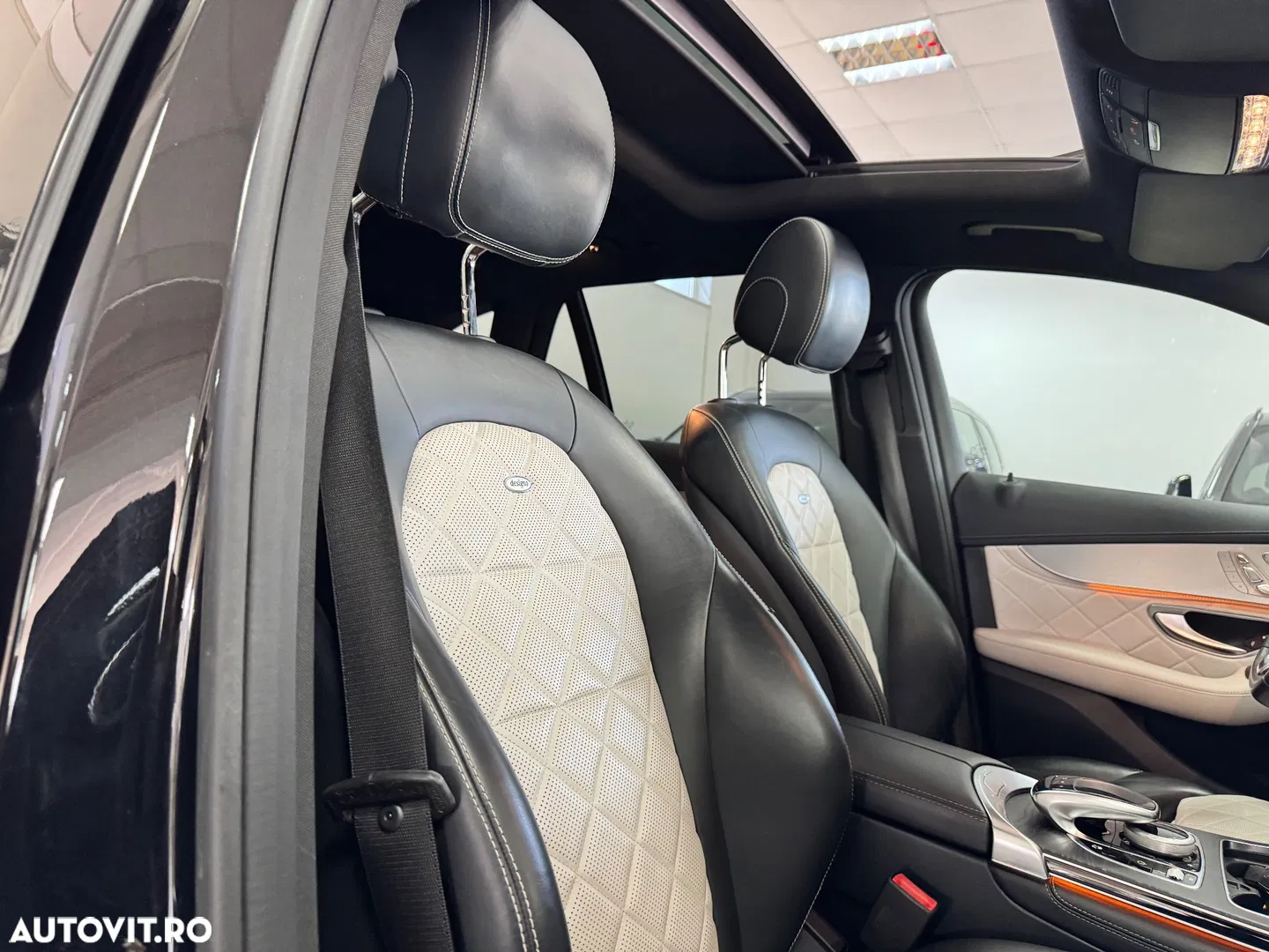 2017 Mercedes-Benz GLC 350 e 4Matic 7G-TRONIC AMG Line, photograph 5