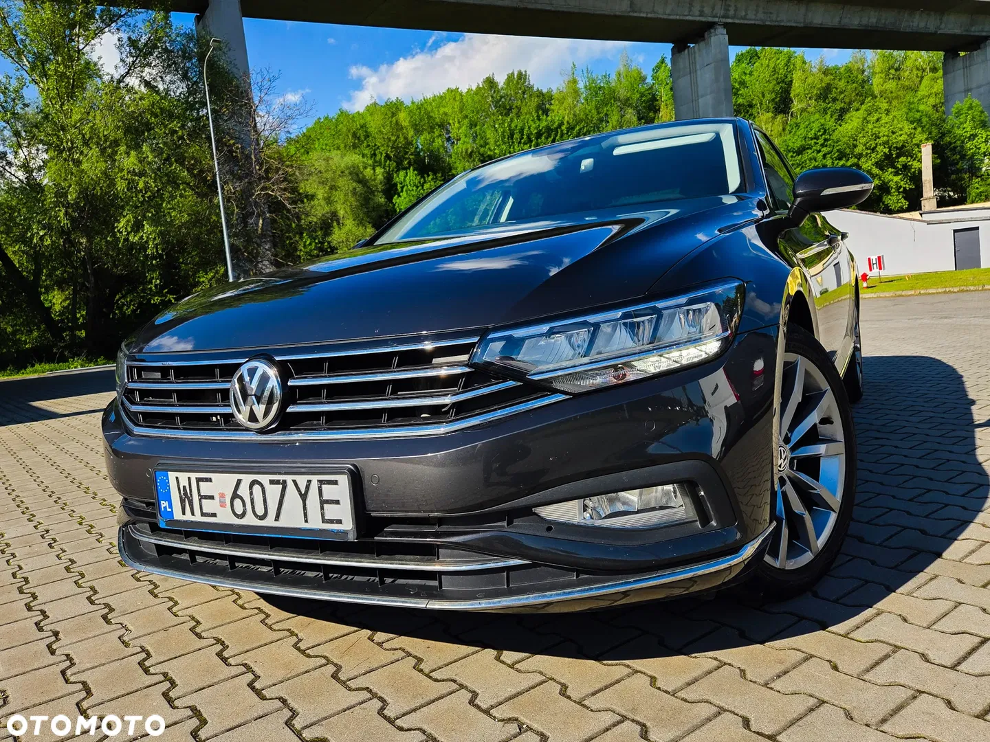 2020 Volkswagen Passat 2.0 TSI Elegance DSG, photograph 2
