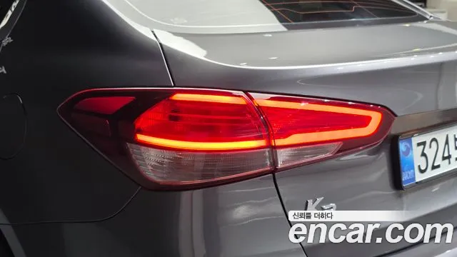 2017 Kia K3 Trendy, photograph 4