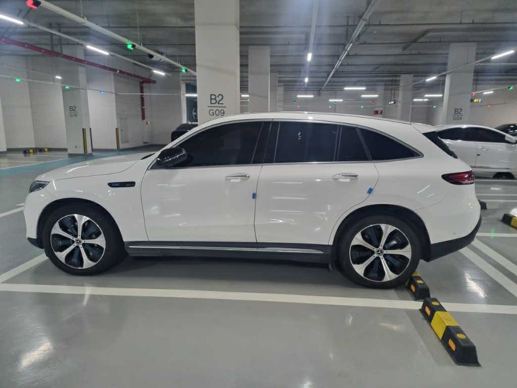 2020 Mercedes-Benz EQC 400 4MATIC, photograph 1