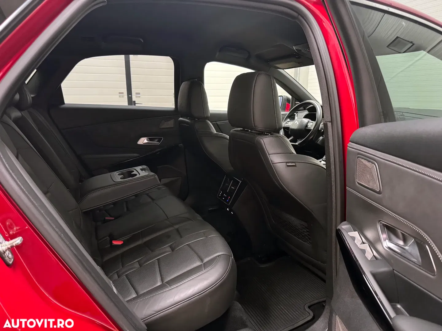 2018 DS Automobiles DS 7 Crossback, photograph 5