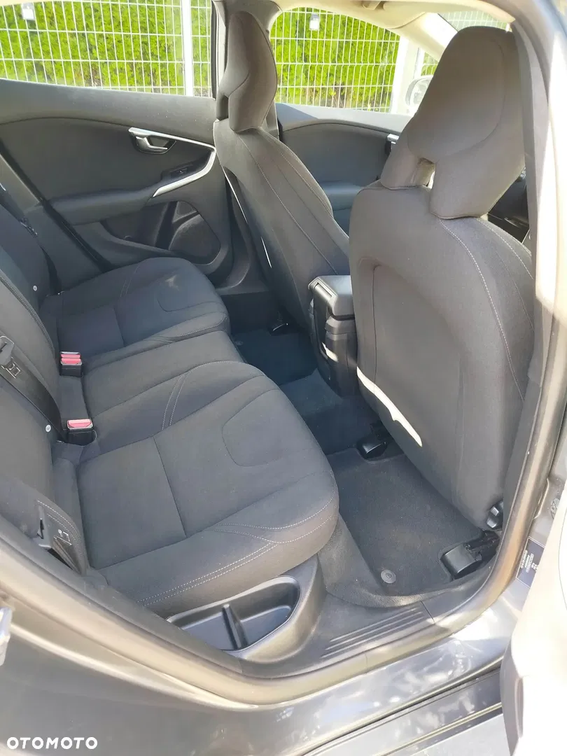 2013 Volvo V40 D2 Kinetic, photograph 6