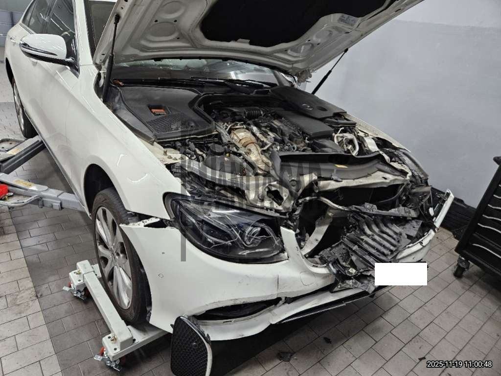 2019 Mercedes-Benz E220 d, photograph 1