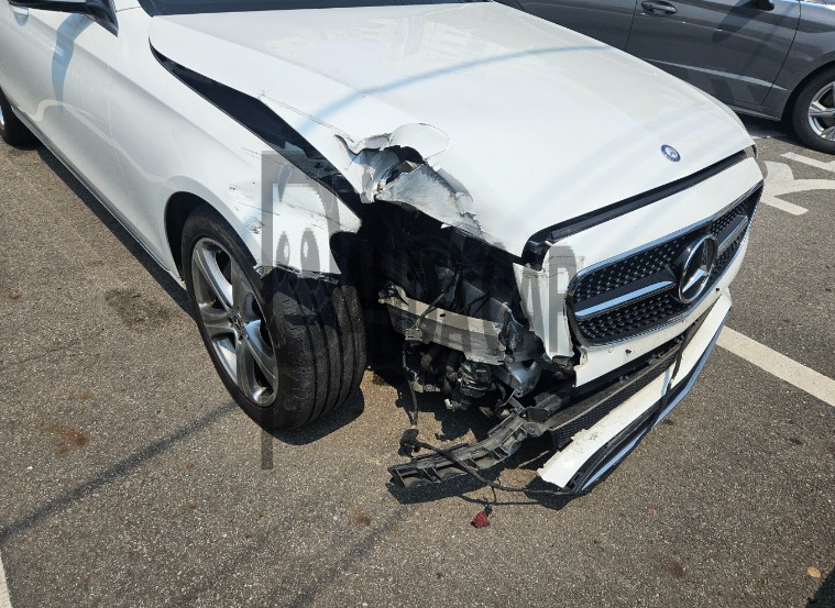 2017 Mercedes-Benz E220 d, photograph 5