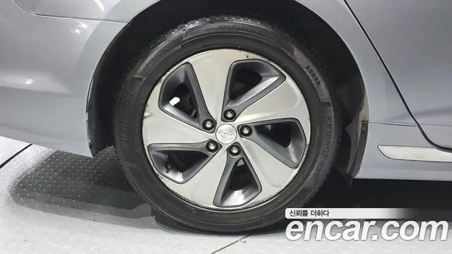 Hyundai Sonata 2.0 HEV — photo 1 of 31