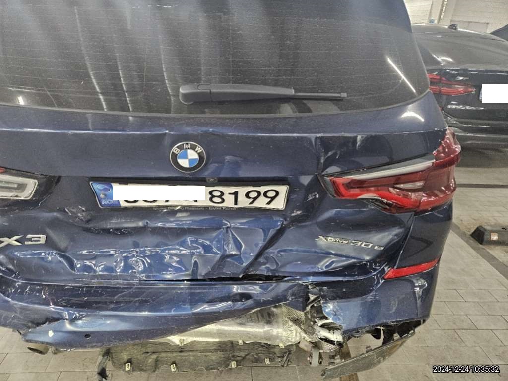 2021 BMW X3 xDrive30e, photograph 4