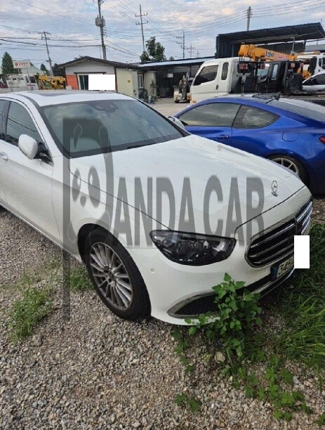 2021 Mercedes-Benz E250, photograph 4