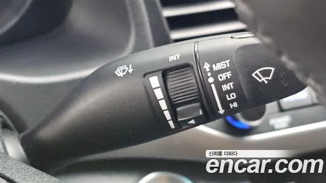 Hyundai AVANTE 1.6 GDI Smart — photo 1 of 29